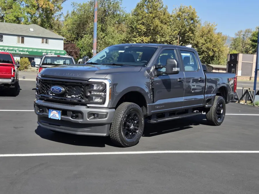 2026 Ford Super Duty F-350 SRW in Carbonized Gray Metallic
