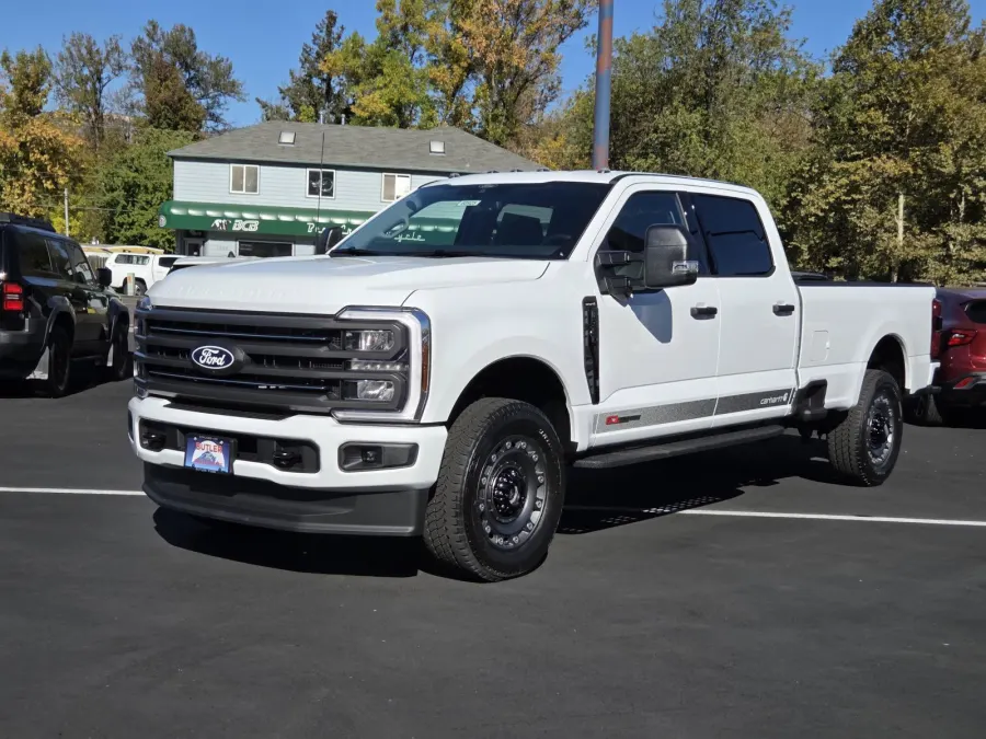 2027 Ford Super Duty F-350 SRW in Oxford White