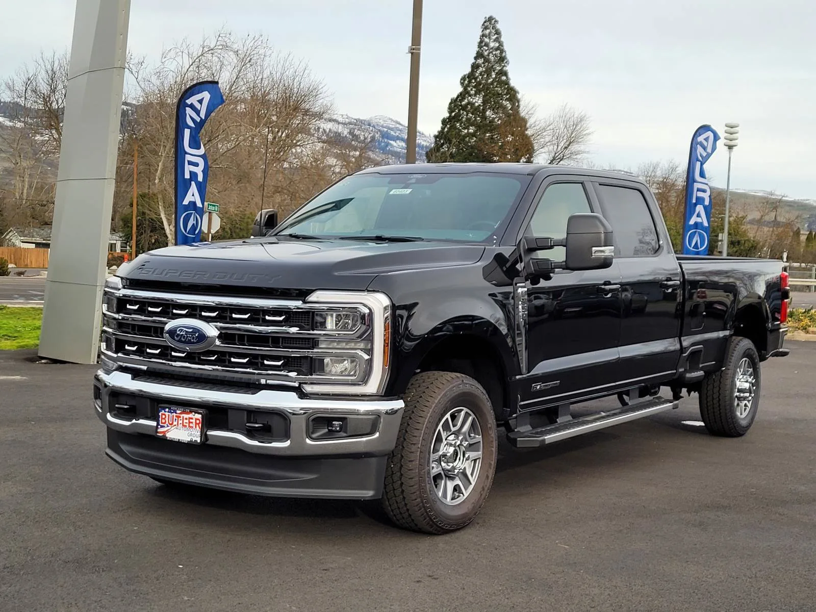 2026 Ford Super Duty F-350 SRW LARIAT in Agate Black Metallic