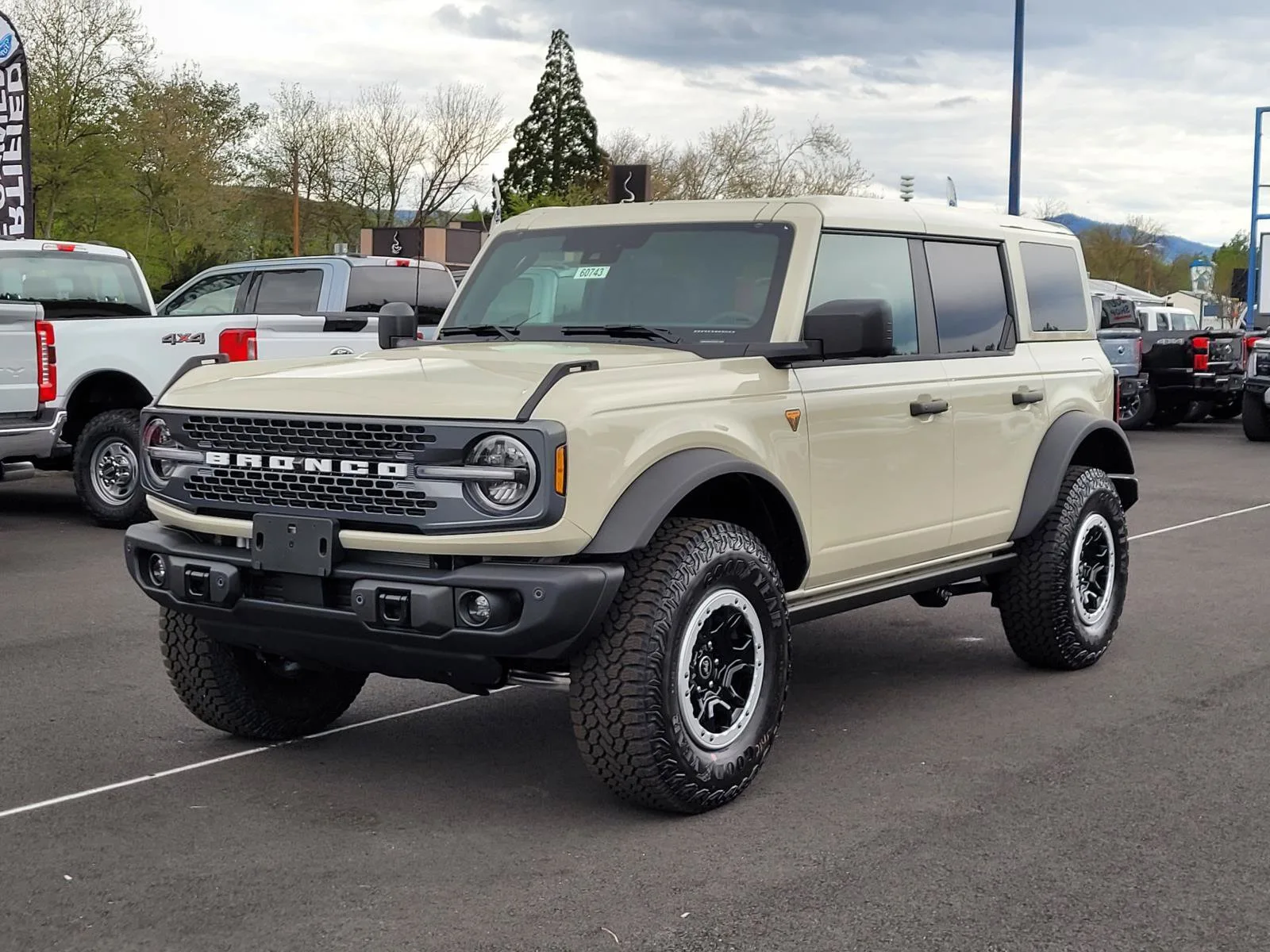 2026 Ford Bronco Badlands in Desert Sand