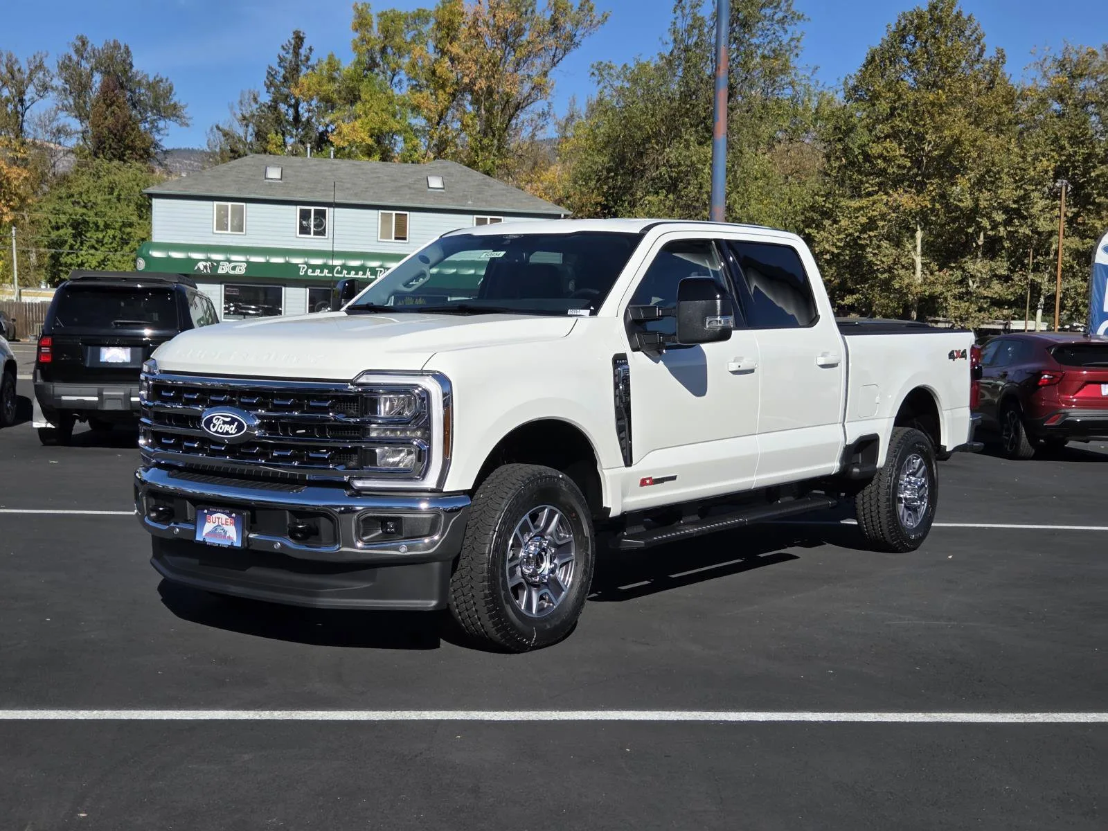 2027 Ford Super Duty F-350 SRW LARIAT in Star White Metallic Tri-Coat