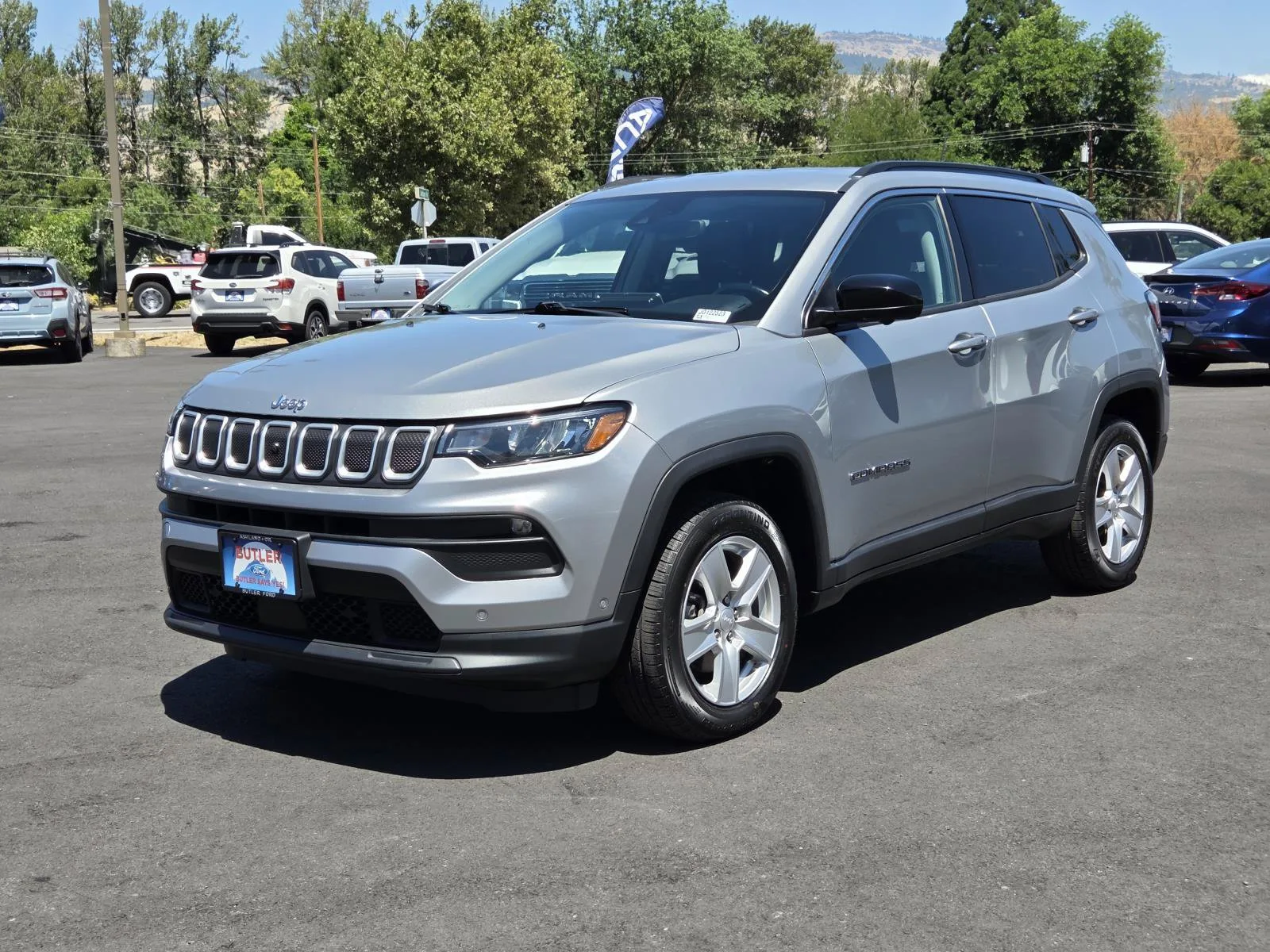 2022 Jeep Compass Latitude in Billet Silver Metallic Clearcoat