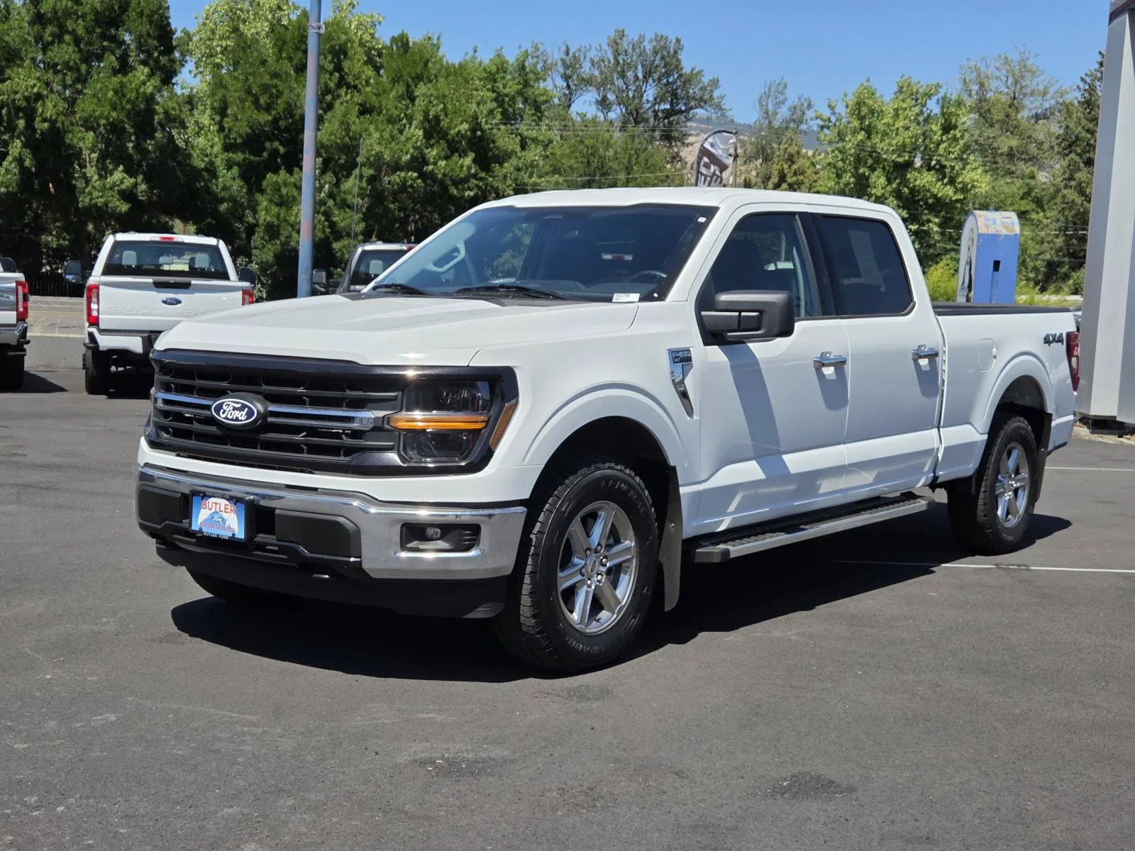 2025 Ford F-150 XLT in Oxford White